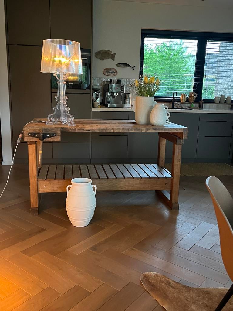 Robuuste houten werkbank met bankschroef, Doe-het-zelf en Verbouw, Werkbanken, Ophalen, Gebruikt, 120 tot 170 cm, Bankschroef