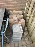 Rest stenen geel/rood 14x14 en een paar stoeptegels, Tuin en Terras, Ophalen, Gebruikt