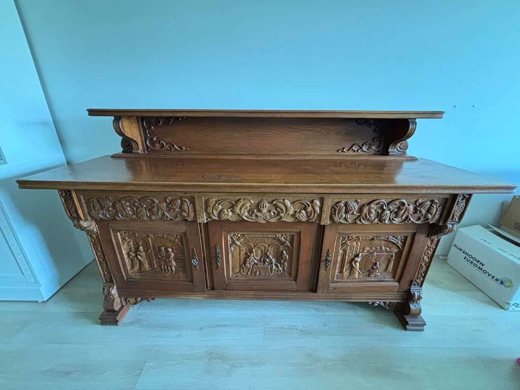 Antiek dressoir met houtsnijwerk, Antiek en Kunst, Antiek | Meubels | Kasten, Ophalen
