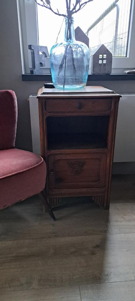 Oud frans nachtkastje, Ophalen