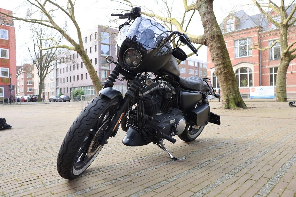Harley Sportster Iron 883 - ABS, verse banden & veel extra's, Motoren, 2 cilinders, Occasion, 883 cc, Particulier