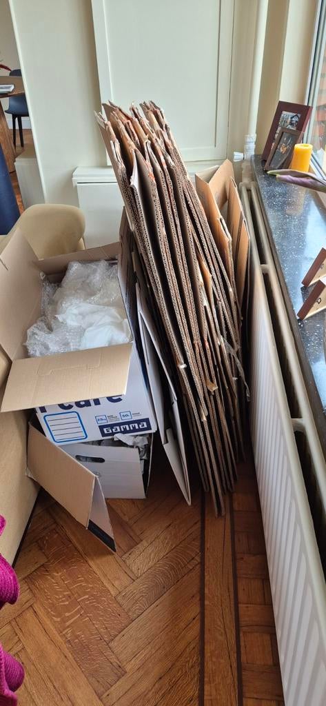 16 verschillende dozen en verhuisdozen in goede staat, Doe-het-zelf en Verbouw, Kratten en Dozen, Ophalen, Doos, 50 tot 75 cm