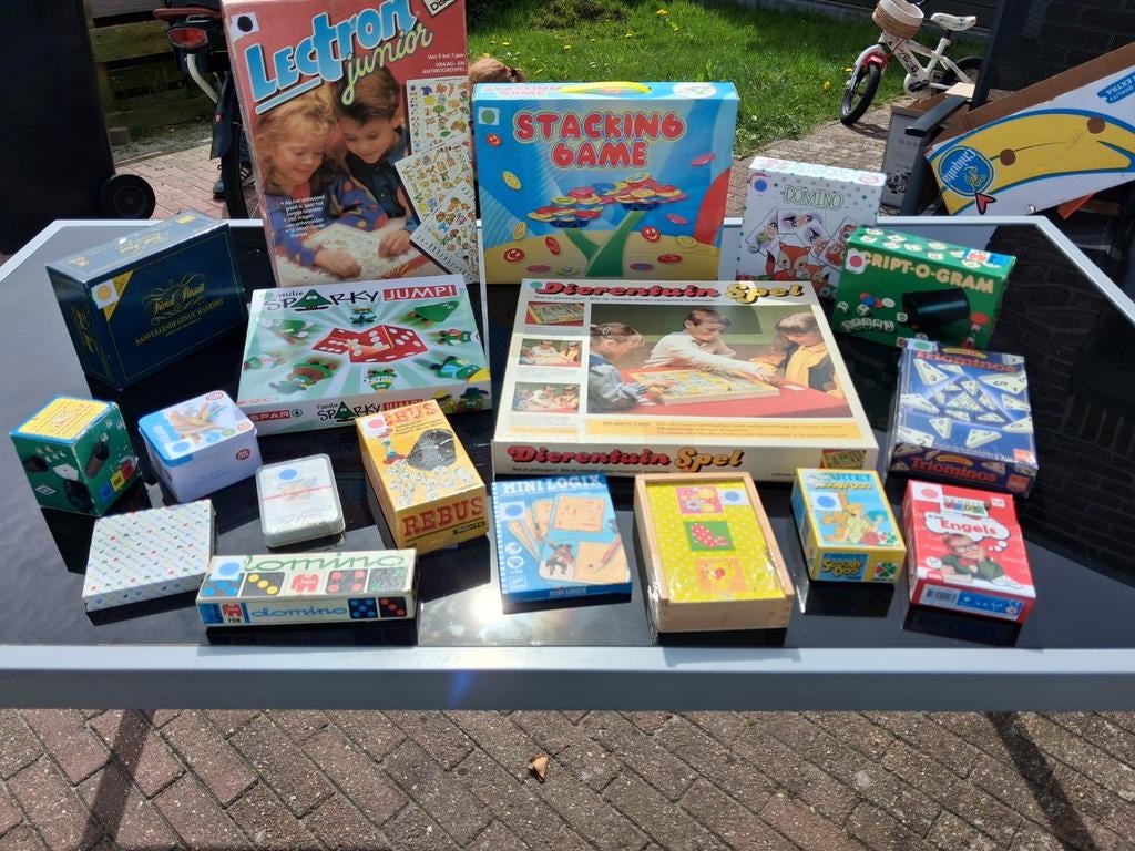 Partij puzzels en spelletjes, Ophalen