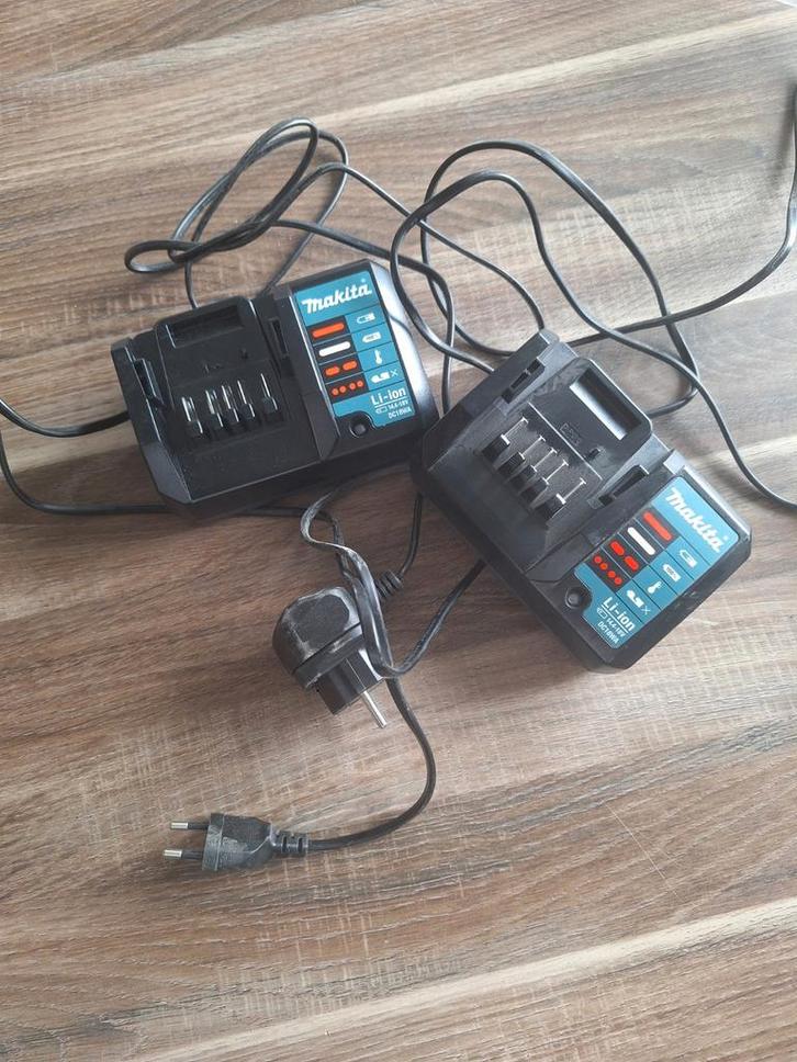 Nieuwe Makita DC18WA Lader voor Li-ion Accu's, Doe-het-zelf en Verbouw, Gereedschap | Machine-onderdelen en Toebehoren, Nieuw