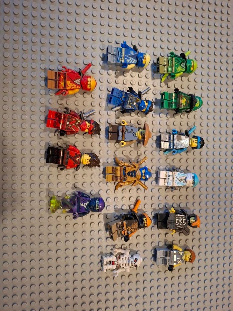 16 Lego Ninjago minifiguren en accessoires, Ophalen of Verzenden, Gebruikt, Losse stenen, Lego