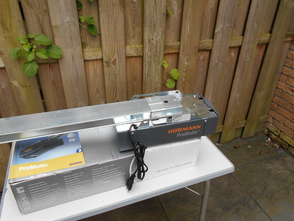 hormann garagedeur aandrijving, Doe-het-zelf en Verbouw, Deuren en Horren, Ophalen, Garagedeur, Zo goed als nieuw, Metaal