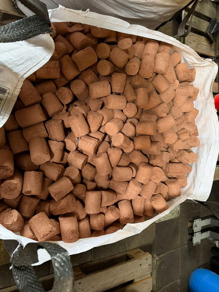 houtbriketten 99% Meranti, Tuin en Terras, Haardhout, Minder dan 3 m³, Ophalen