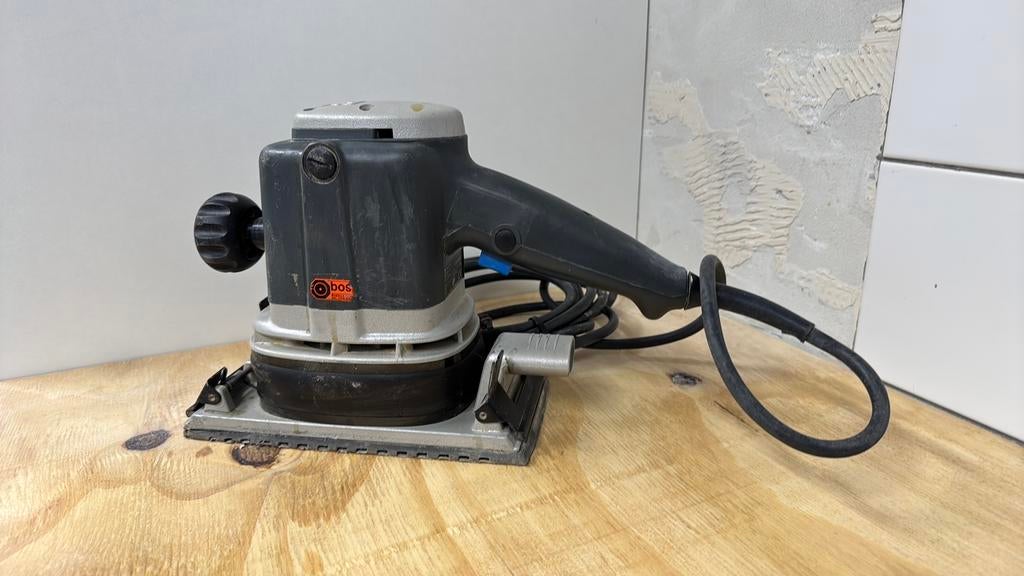 Elu VS-71 vlakschuurmachine, Ophalen, Zo goed als nieuw, Minder dan 600 watt, Vlakschuurmachine