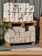 28 Kalkzandsteen en 9 Cellenbetonblokken moet ZSM weg, Ophalen, Kalkzandstenen