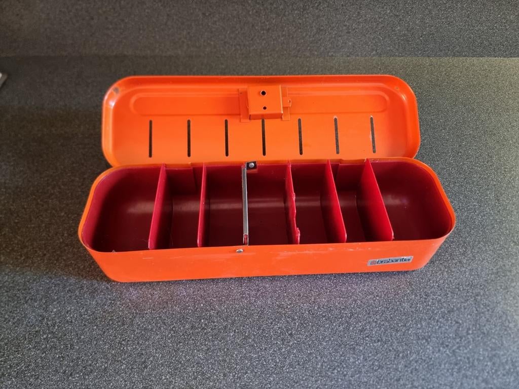 Vintage Brabantia spaarpot - Oranje, Verzamelen, Spaarpotten, Ophalen of Verzenden, Gebruikt, Metaal of Blik, Overige thema's