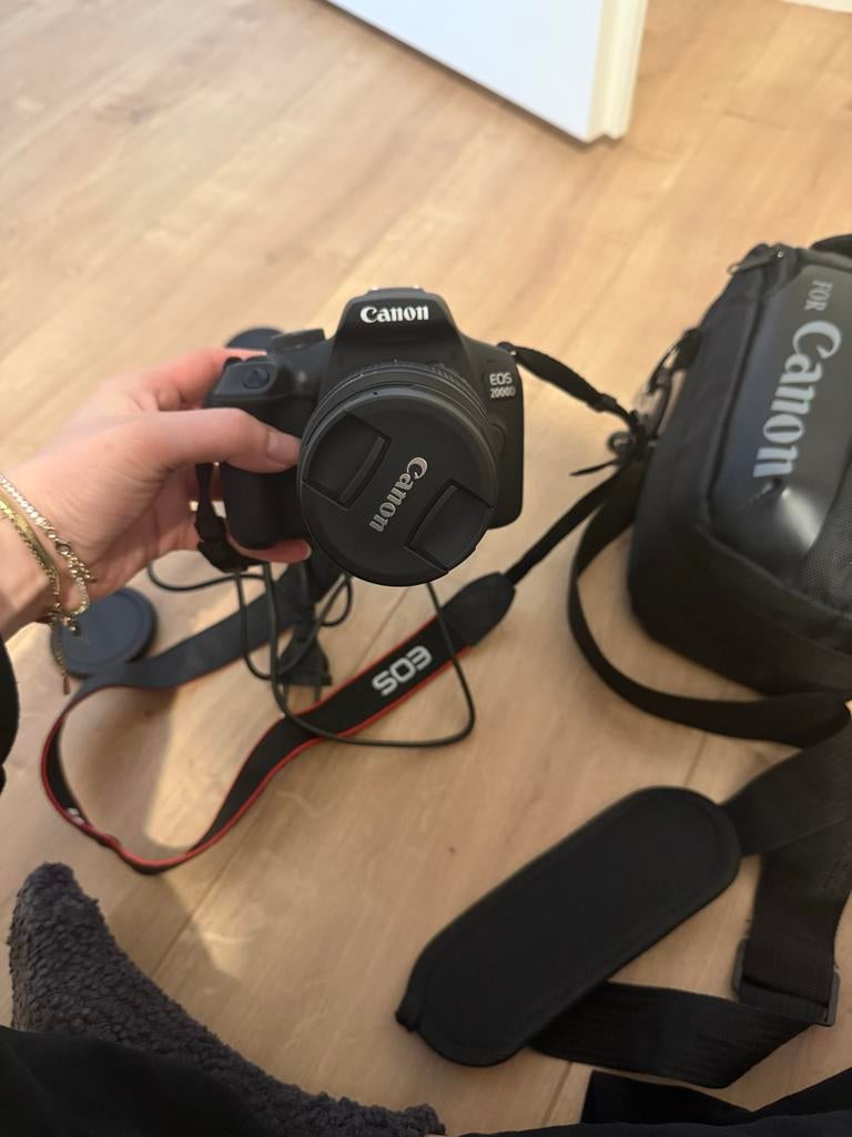 Canon EOS 2000D spiegelreflexcamera, Ophalen, Spiegelreflex, Canon, Zo goed als nieuw