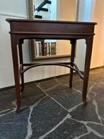 Bureau tafeltje, Ophalen