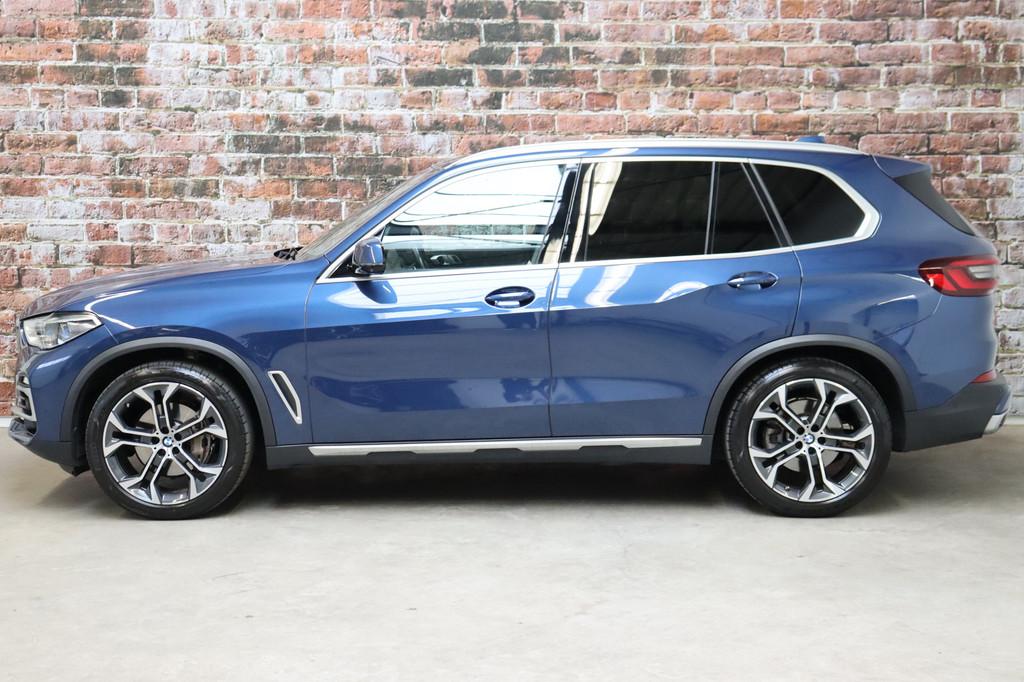 BMW X5 xDrive40i High Executive xLine Automaat / Live Cockpi, Blauw, 340 pk, Bedrijf, Vierwielaandrijving