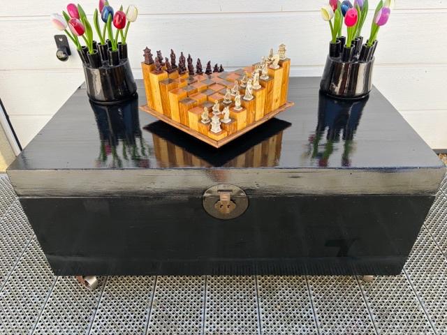 Schitterende Chinese salontafel op wielen (KIST), 100 tot 150 cm, 50 tot 75 cm, Zo goed als nieuw, Chinese lak kist