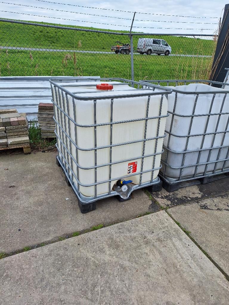 IBC 1000 litervat, Tuin en Terras, Regentonnen, 150 liter of meer, Ophalen, Gebruikt