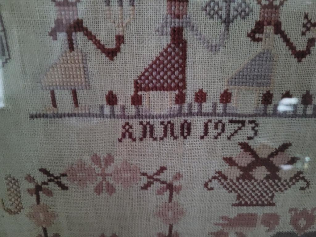 vintage ingelijste merklap uit 1973 hand gemaakt, Ophalen of Verzenden