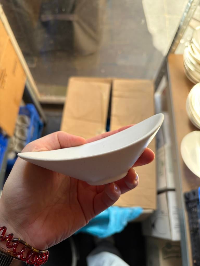 26 mini schaaltjes, wit, oogvorm, Ophalen, Gebruikt, Keramiek, Schaal of Schalen