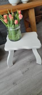 Klein oud wit krukje # bijzettafeltje # plantentafeltje, Ophalen of Verzenden, Hout