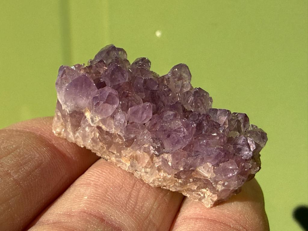 Zeldzame Alacam Amethist uit Turkije mineralen, Verzamelen, Mineralen en Fossielen, Ophalen of Verzenden, Mineraal