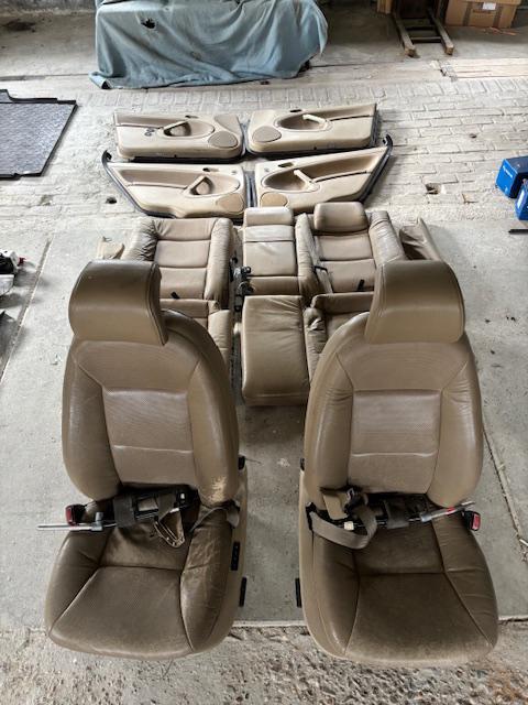 Saab 9-5 leder interieur, Ophalen