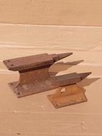 2 x kleine nette aambeeld, Ophalen of Verzenden