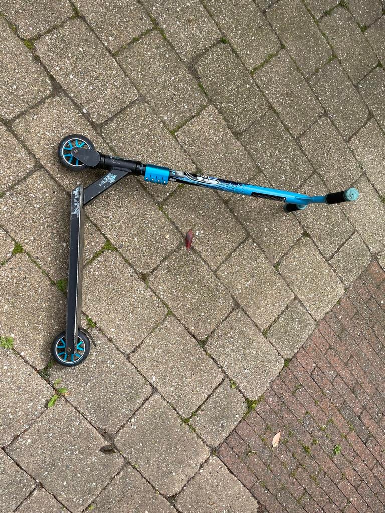 Stuntstep (3 stuks) - Gebruikt maar functioneel, Fietsen en Brommers, Steps, Gebruikt, Gewone step, Ophalen