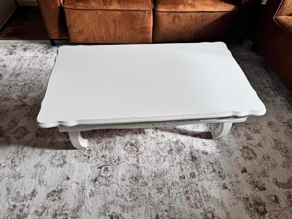 Elegante witte salontafel met sierlijke details, Ophalen, Gebruikt, 100 tot 150 cm, 50 tot 100 cm