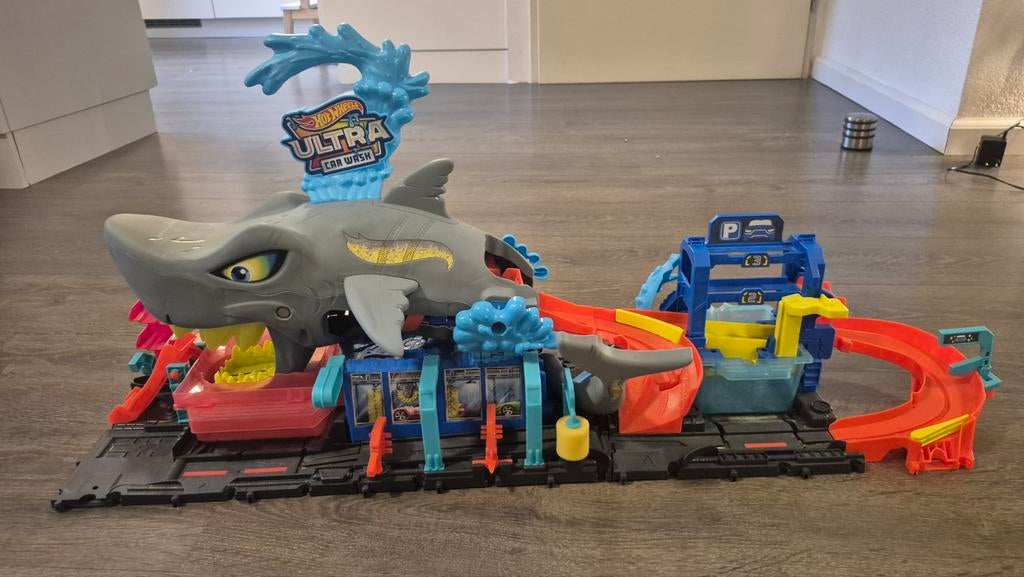 Hot Wheels Ultra Car Wash haai, Ophalen