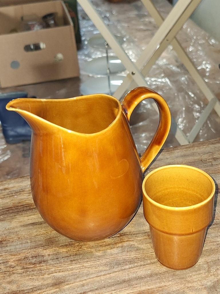 Vintage kan en beker Royal Sphinx Maastricht, Ophalen