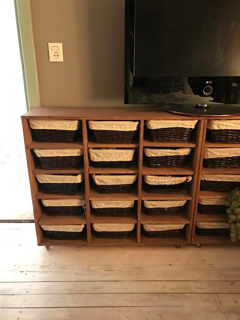 1 Kast met 15 vakken/11 mandjes, voor rechte of schuine wand, Ophalen, Gebruikt