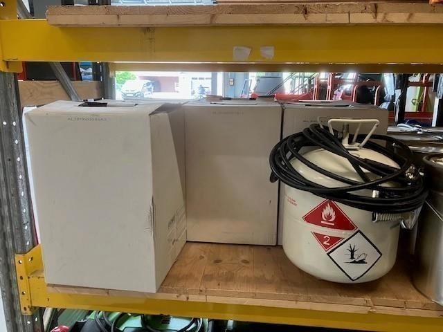 370. Restpartij EPDM contact en hecht lijm uitverkoop, Hobby en Vrije tijd, Overige Hobby en Vrije tijd, Nieuw, Ophalen of Verzenden