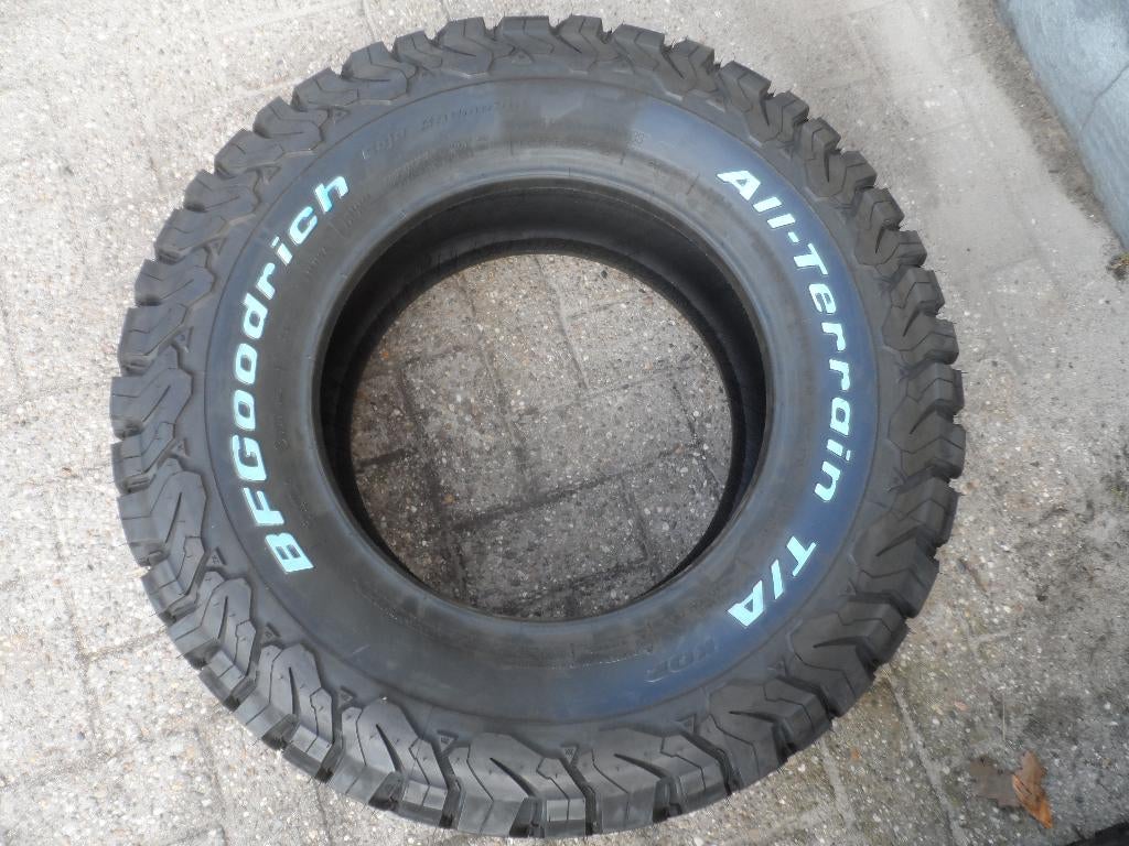 265/70 R17 BF Goodrich All Terrain KO-2 nieuw 0 kilometer, Auto-onderdelen, Banden en Velgen, Info@michelin.com, 265 mm, Frankrijk