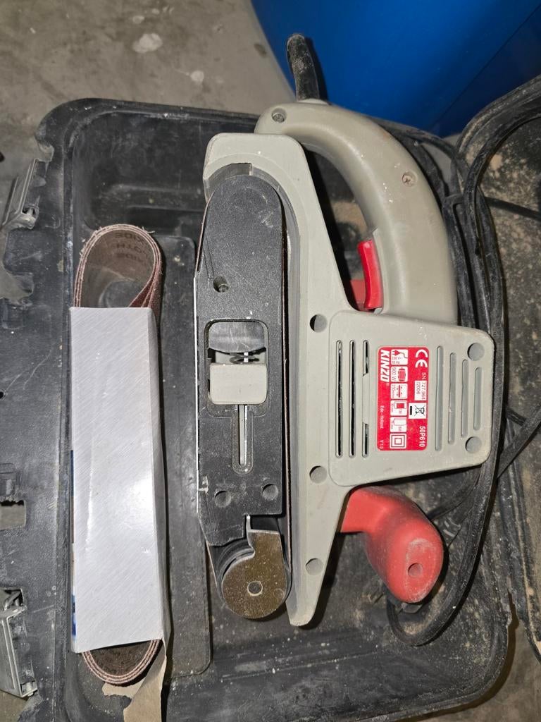 Kinzo Perfecte Bandschuurmachine 900W Type 50P610, Kinzo, Bandschuurmachine, Info@kinzo.nl, 600 tot 1200 watt