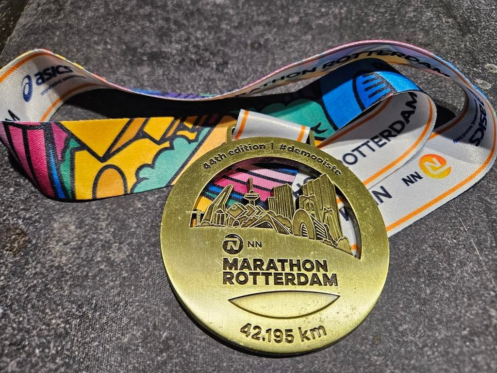 NN Marathon Rotterdam 2025 Medaille - 42.195 KM, Ophalen of Verzenden, Overige materialen, Nederland