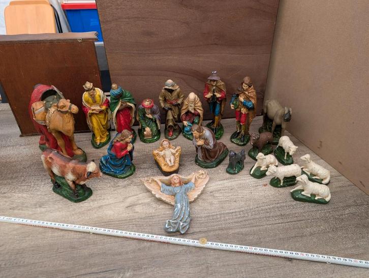 GRATIS Oude kerststal figuren, Diversen, Kerst, Gebruikt, Ophalen