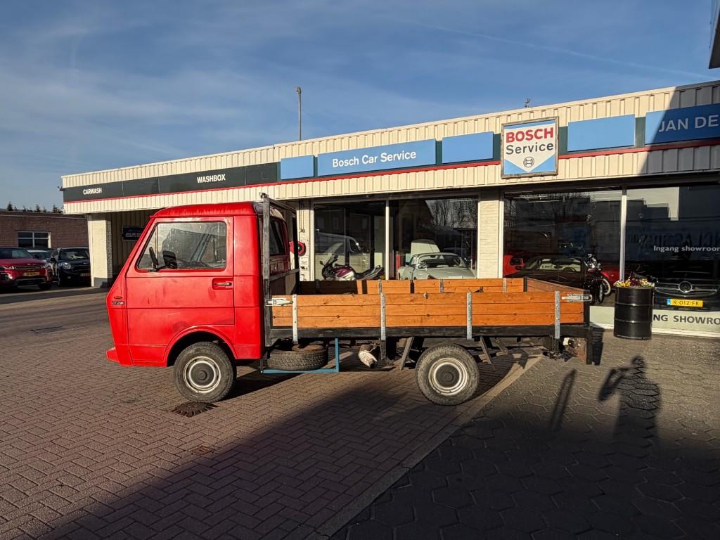 Volkswagen LT 28 Benzine 1980 Belastingvrij OPEN LAADBAK - O, Auto's, Bestelauto's, Volkswagen, Bedrijf, Handgeschakeld, Rood