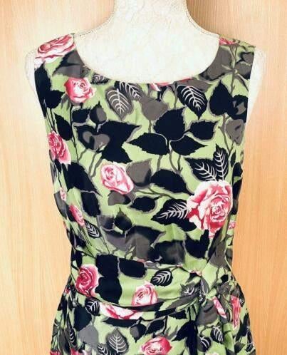 Phase Eight jurk maat 38 van zijde [V], Kleding | Dames, Jurken, Maat 38/40 (M), Overige kleuren, Ophalen of Verzenden, Zo goed als nieuw