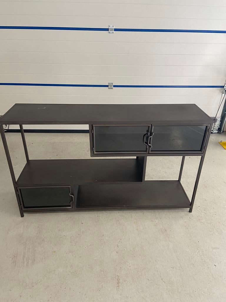 Dressoir industrieel vakkenkast zwart, 100 tot 150 cm, Ophalen of Verzenden, Zo goed als nieuw, 25 tot 50 cm