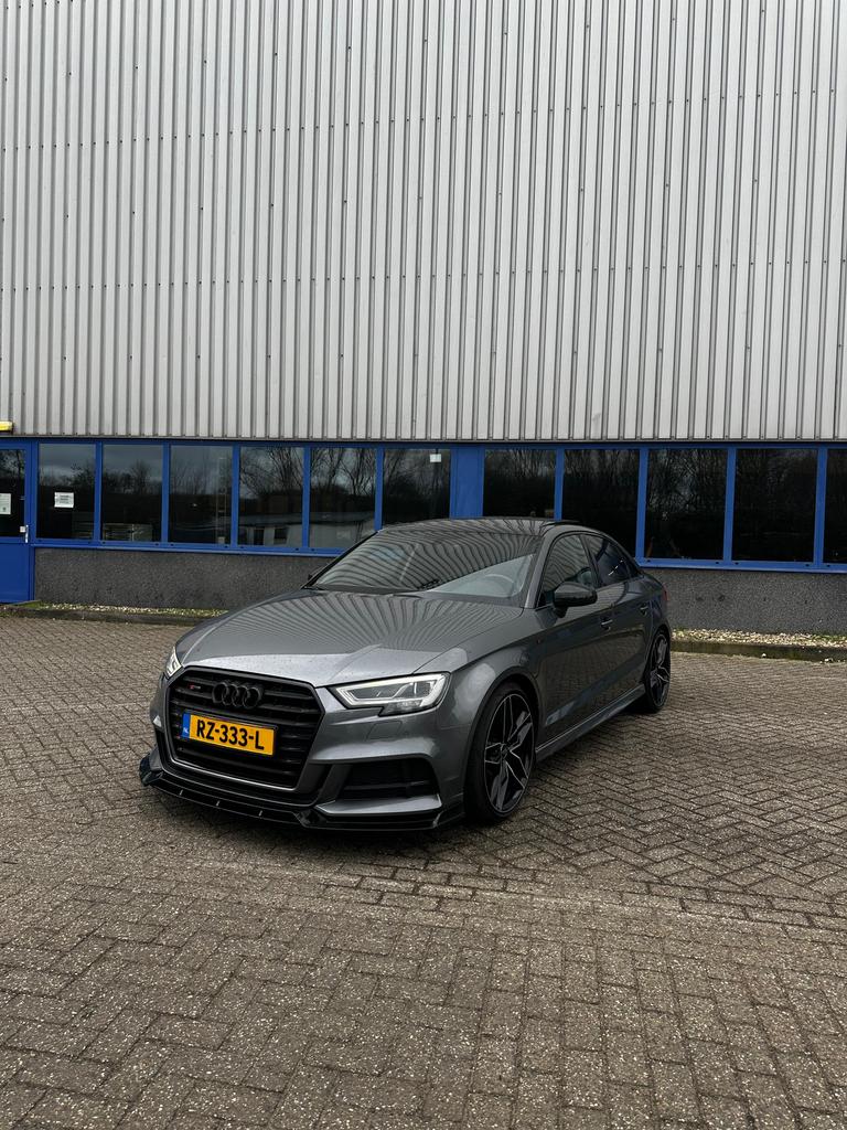 Audi A3 1.4TFSI 110KW Sedan S-tr PANO Stoelverwarming 19”LM, Auto's, Audi, Stof, Zwart, 4 cilinders, 1395 cc