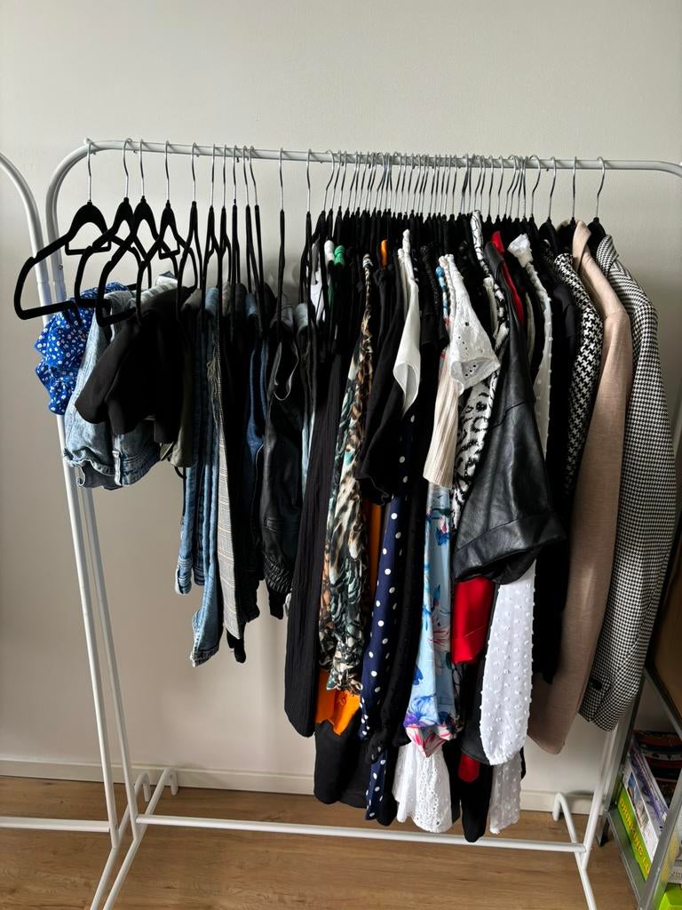 Dames kledingpakket • maat M-L • 50 items • bundel kleding, Ophalen of Verzenden, Zo goed als nieuw, Maat 38/40 (M)