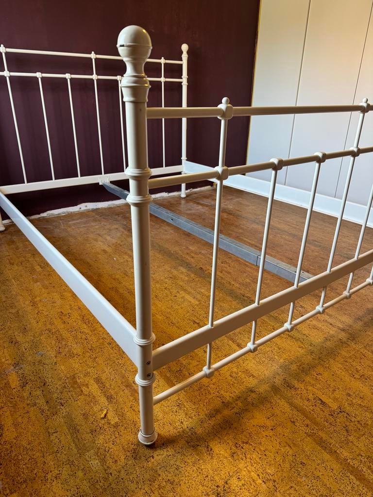 Tweepersoons bed 160x200 cm - Wit metaal, Huis en Inrichting, Slaapkamer | Bedden, Gebruikt, Wit, Tweepersoons, Ophalen of Verzenden
