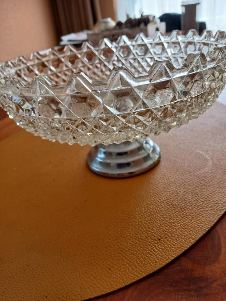 Een kristallen bonbonniere en kaarsenstandaard en meer, Antiek en Kunst, Antiek | Glas en Kristal, Ophalen of Verzenden