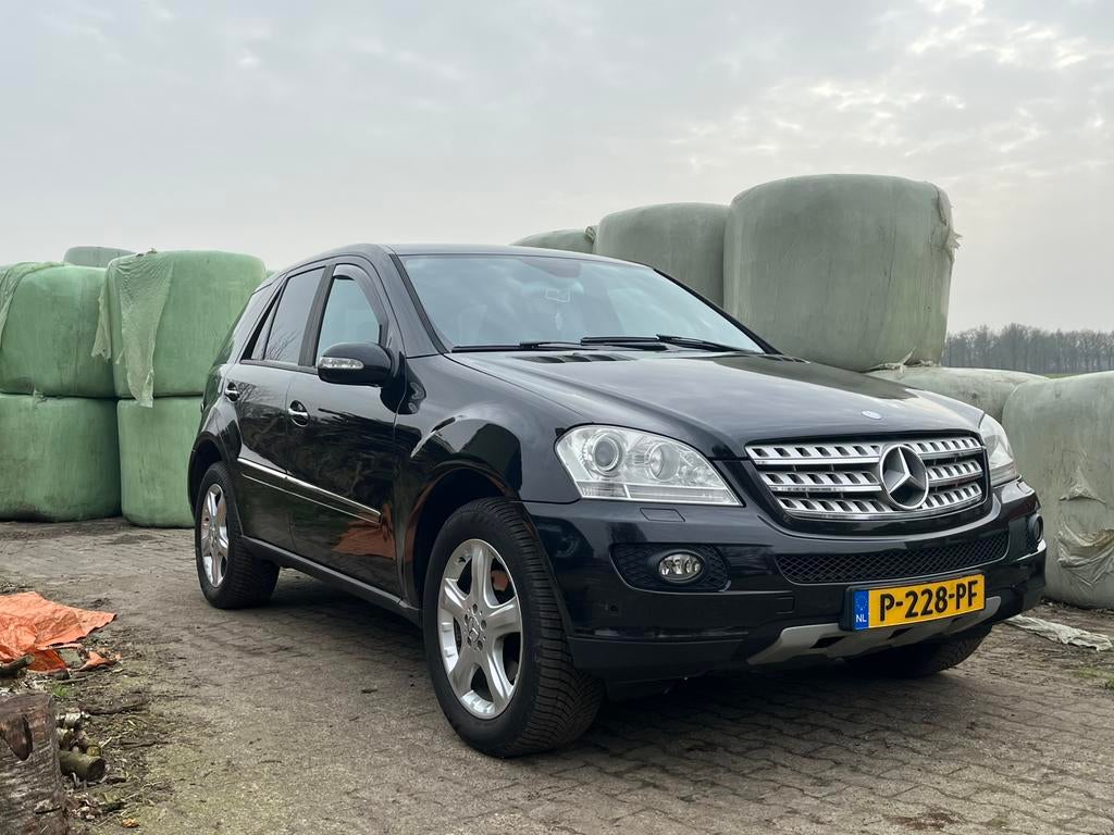 Mercedes-Benz M-Klasse 3.5 Ml350 4MATIC AUT 2005 Zwart, Auto's, Automaat, Zwart, Vierwielaandrijving, Geïmporteerd