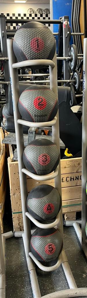 Reebok 1-5 kg gewicht bal ballen incl rek, Gebruikt, Reebok, Fitnessbal, Met rek