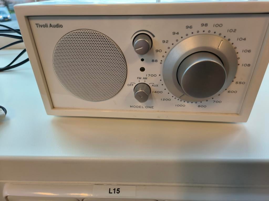 Tivoli Audio Model One Radio - Wit, Ophalen of Verzenden, Gebruikt, Radio