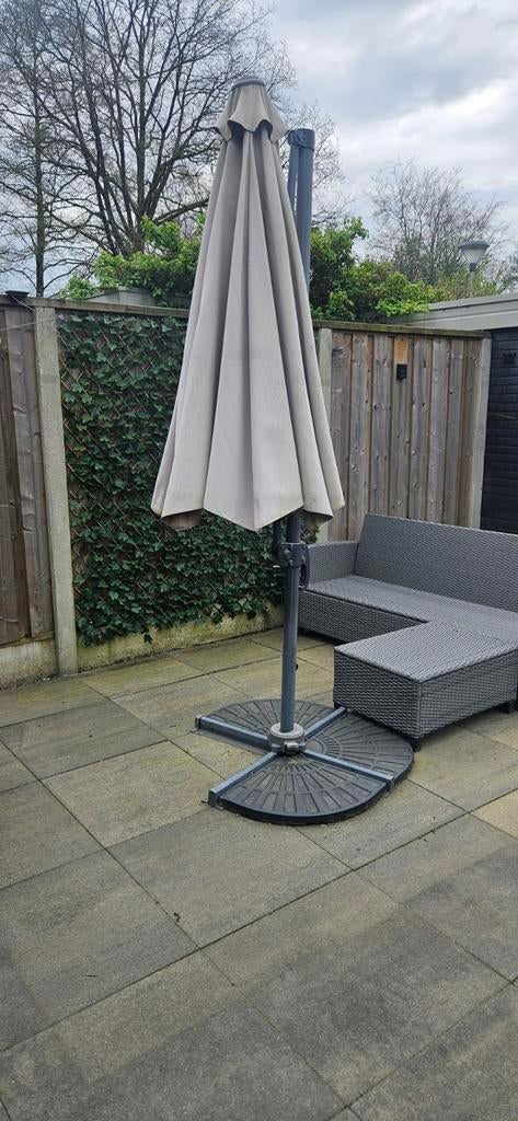 Zweefparasol 3m doorsnee, teab over te nemen., Ophalen, Gebruikt, 2 tot 3 meter, Zweefparasol