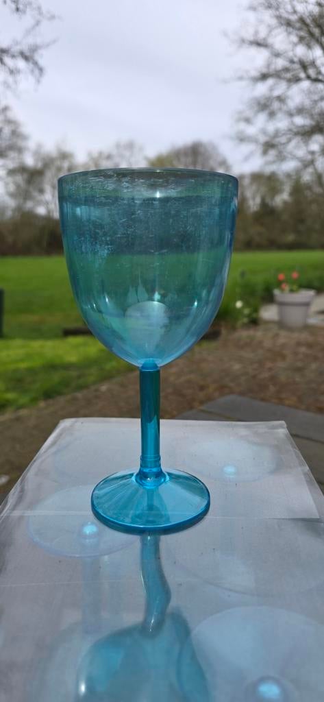 6 plastic blauwe wijnglazen, Ophalen