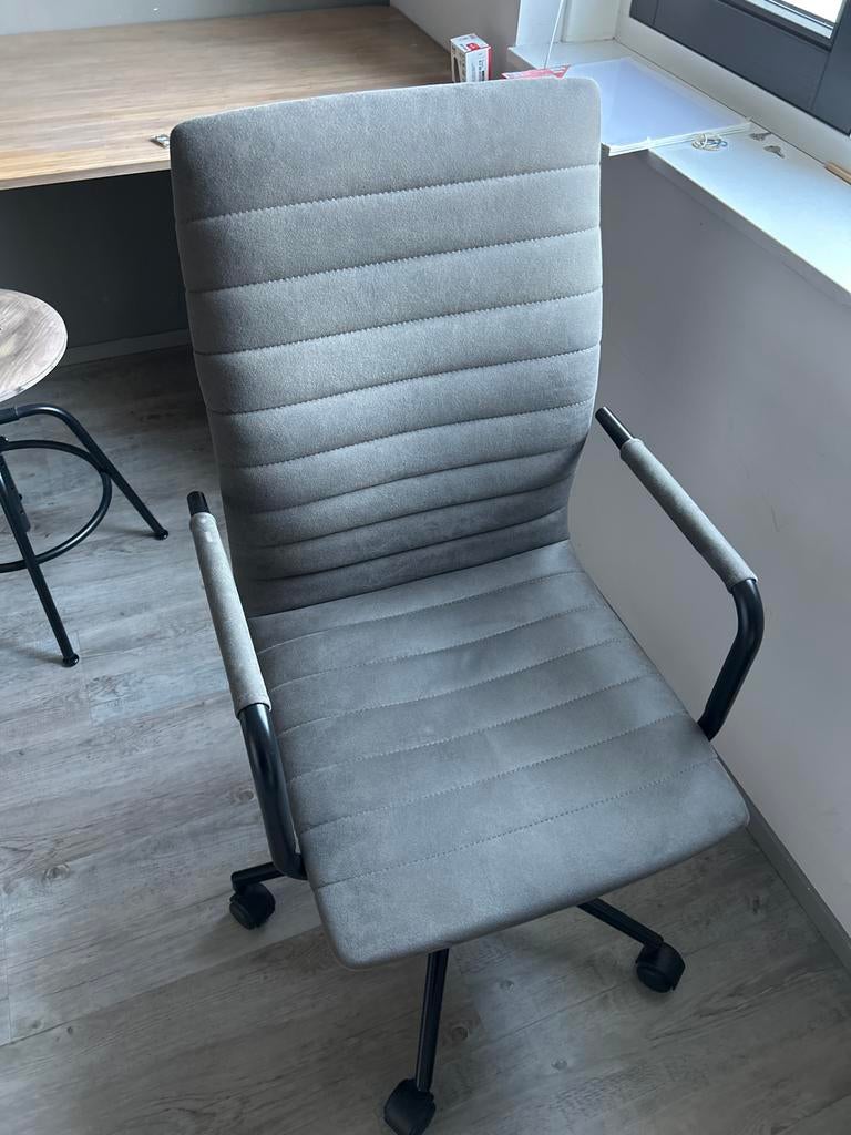 Grijze Bureaustoel met Wieltjes en Armleuningen, Ophalen, Gebruikt, Grijs, Bureaustoel