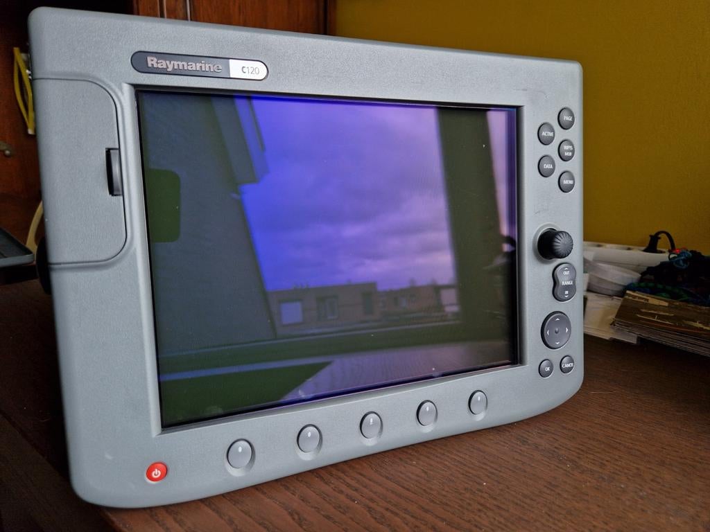Raymarine C120 MFD en 18" Radome, Ophalen, Radar
