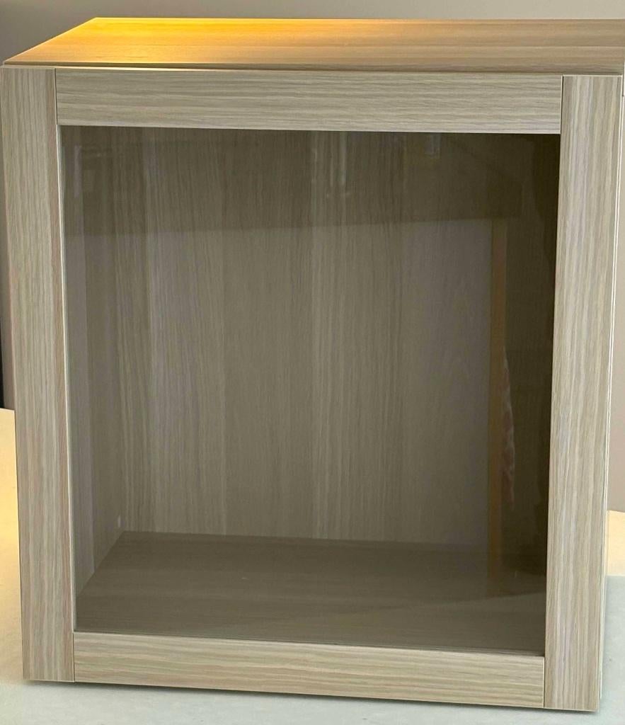 Besta hang-/stakast met glazen deur, Huis en Inrichting, Kasten | Wandmeubels, Ophalen, Eikenhout, Zo goed als nieuw, Minder dan 150 cm